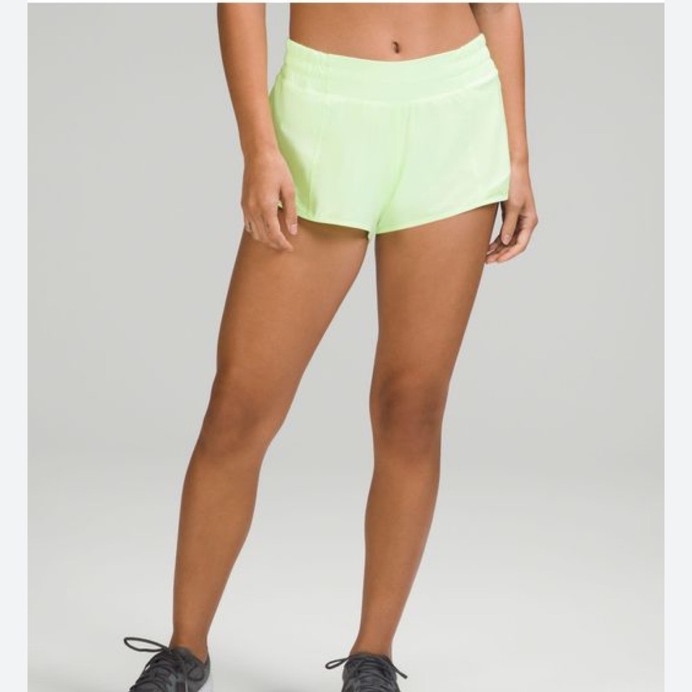 Gently used low rise, hotty hot short in the 2 1/2 inch